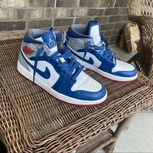 Air Jordan 1 Mid “True Blue”